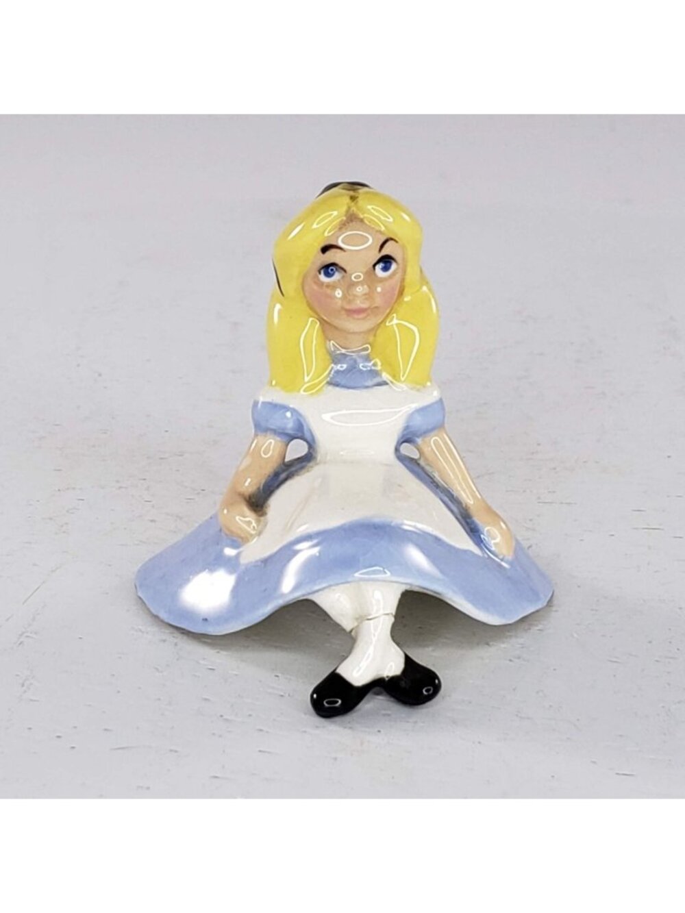 Hagen Renaker DIsney Alice In Wonderland Figurine Blue Eyes *Repaired*